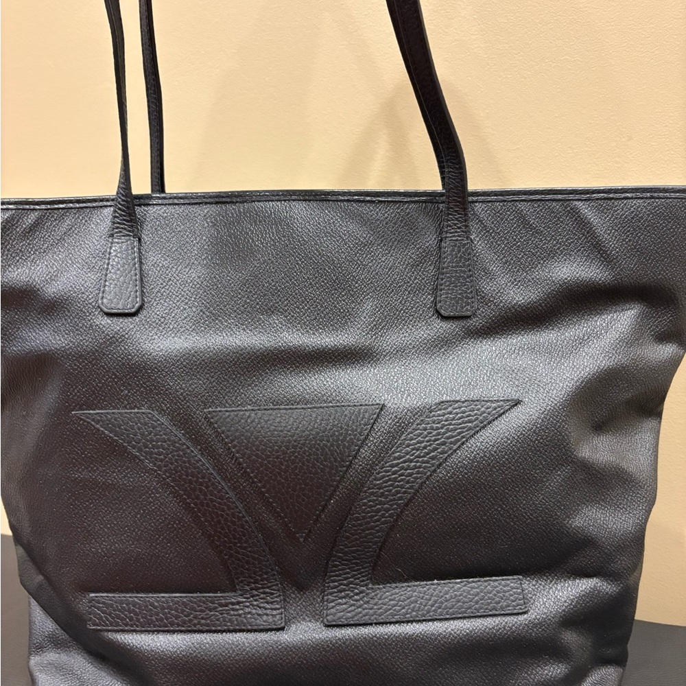 Luxurious Black Leather Tote